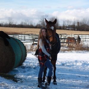 Meet your Posher, Kayla